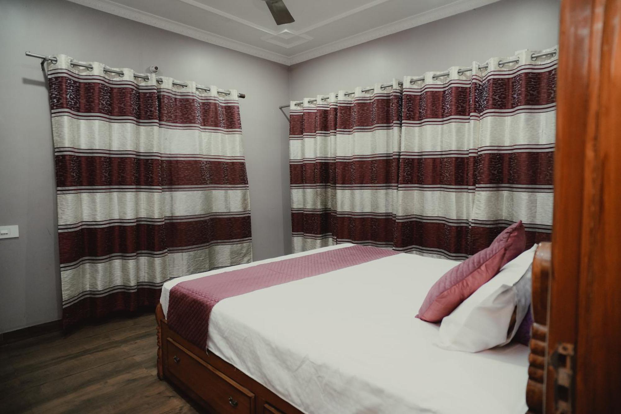 The Q3 Inn Gauháti Kültér fotó