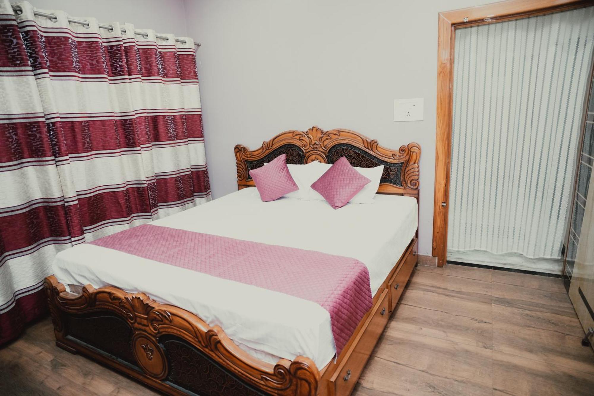 The Q3 Inn Gauháti Kültér fotó